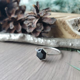 Spinel Ring, Hexagon