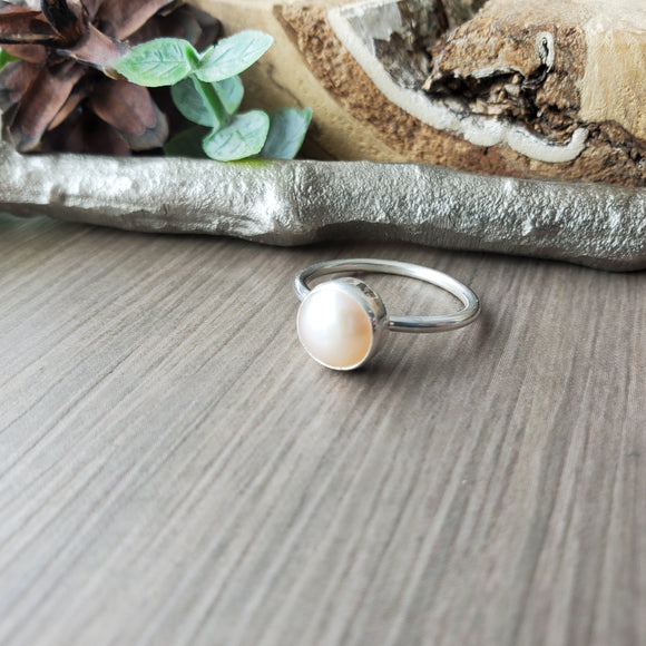 Pearl Ring, Button, Medium