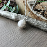 Pearl Necklace, Button