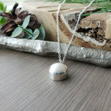 Pearl Necklace, Button