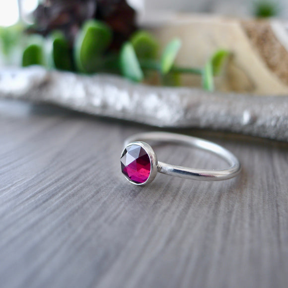 Rhodolite Garnet Ring, Faceted, Round