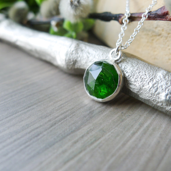 Chrome Diopside Necklace, Faceted, Round 10mm