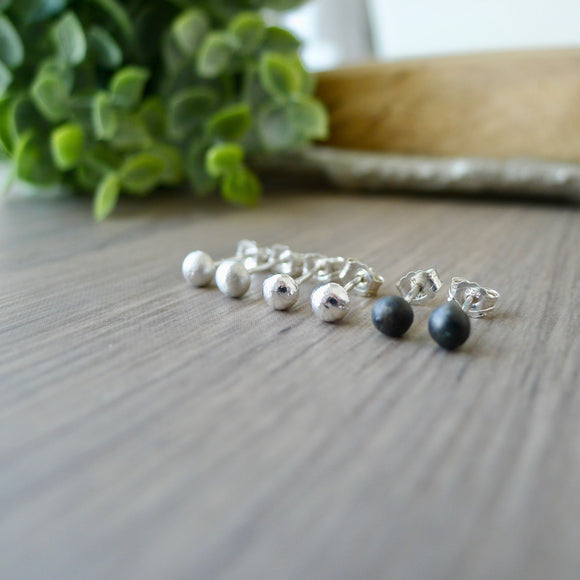 Pebble Studs